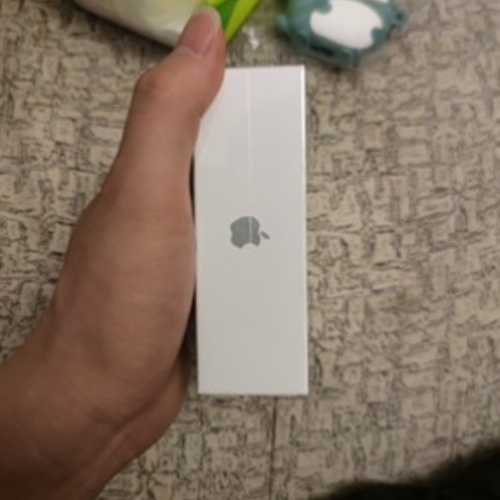 Apple AirPods Gens 2 sealed - Picture 4 of 4
